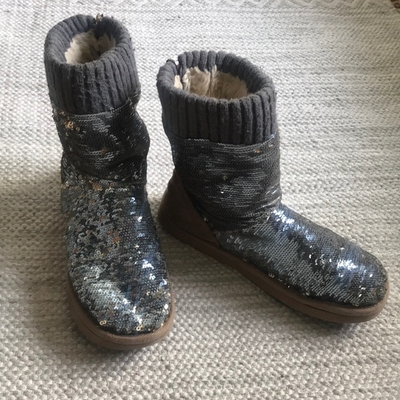 VS PINK Faux Fur Lined Sequin Booties - Picture 7 of 8